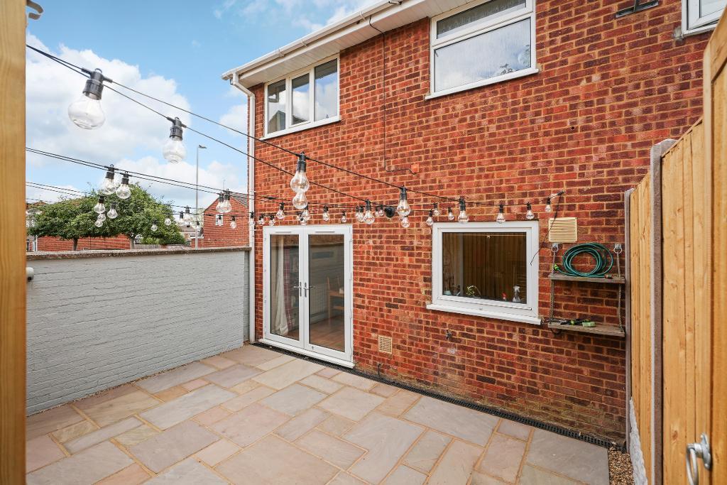 3 Bedroom End Terraced for Sale in Milton Keynes, MK3 7NX