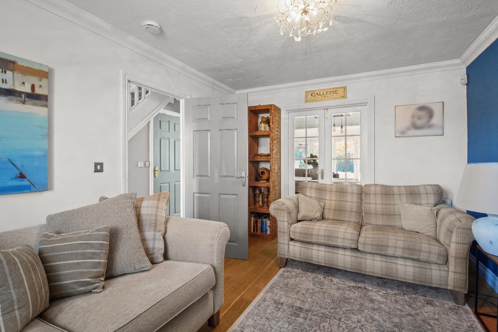4 Bedroom Semi-Detached for Sale in Milton Keynes, MK4 4EY