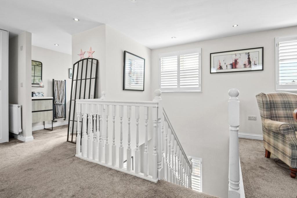 4 Bedroom Semi-Detached for Sale in Milton Keynes, MK4 4EY