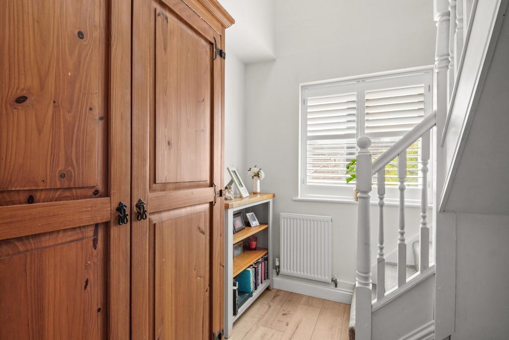 4 Bedroom Semi-Detached for Sale in Milton Keynes, MK4 4EY