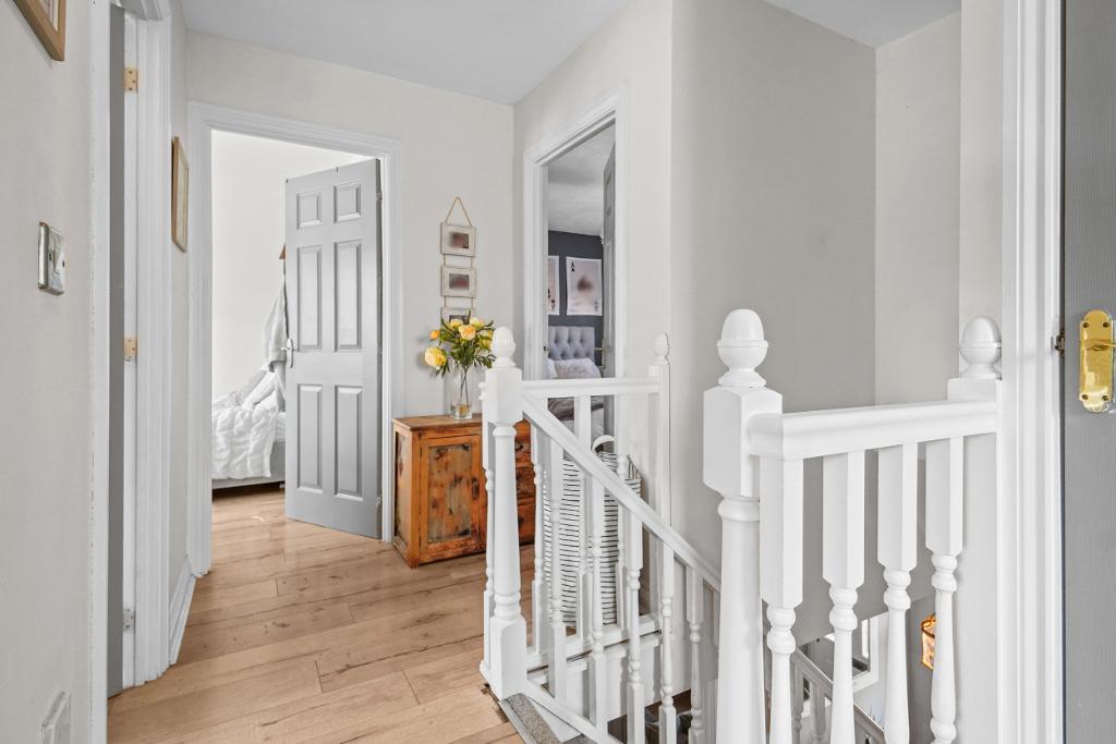 4 Bedroom Semi-Detached for Sale in Milton Keynes, MK4 4EY