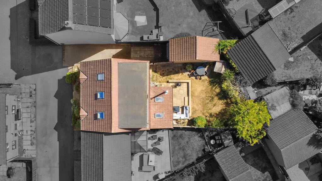 4 Bedroom Semi-Detached for Sale in Milton Keynes, MK4 4EY
