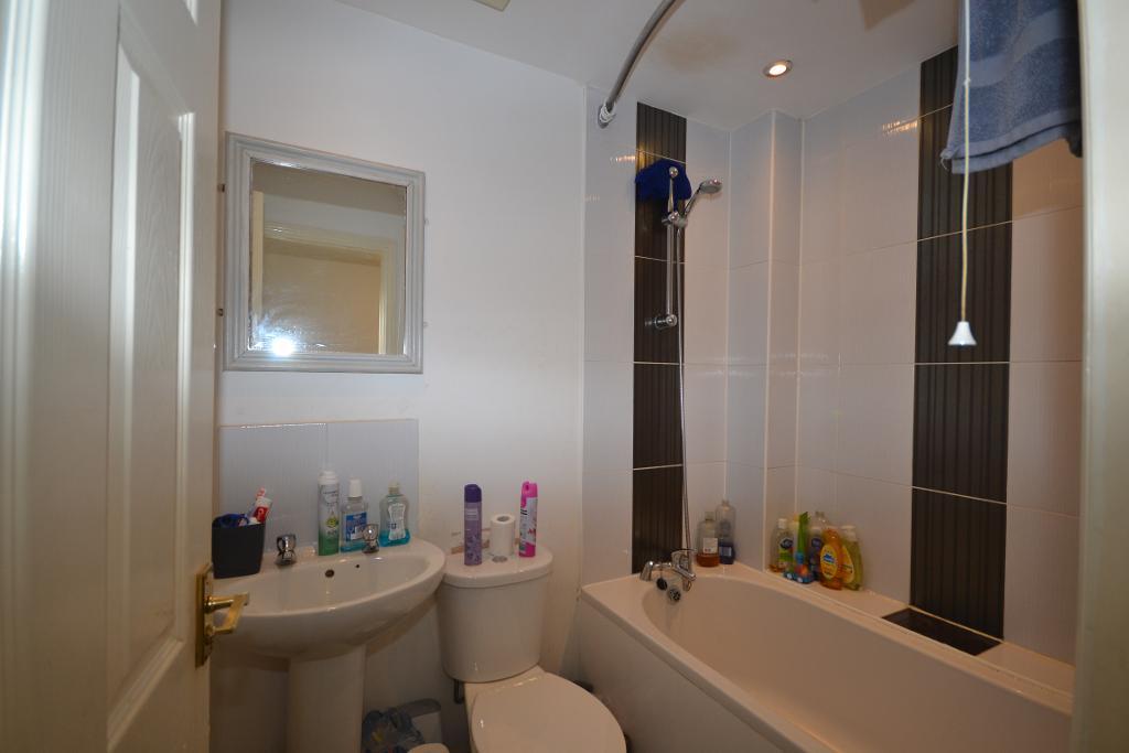 2 Bedroom Semi-Detached to Rent in Milton Keynes, MK7 7LH