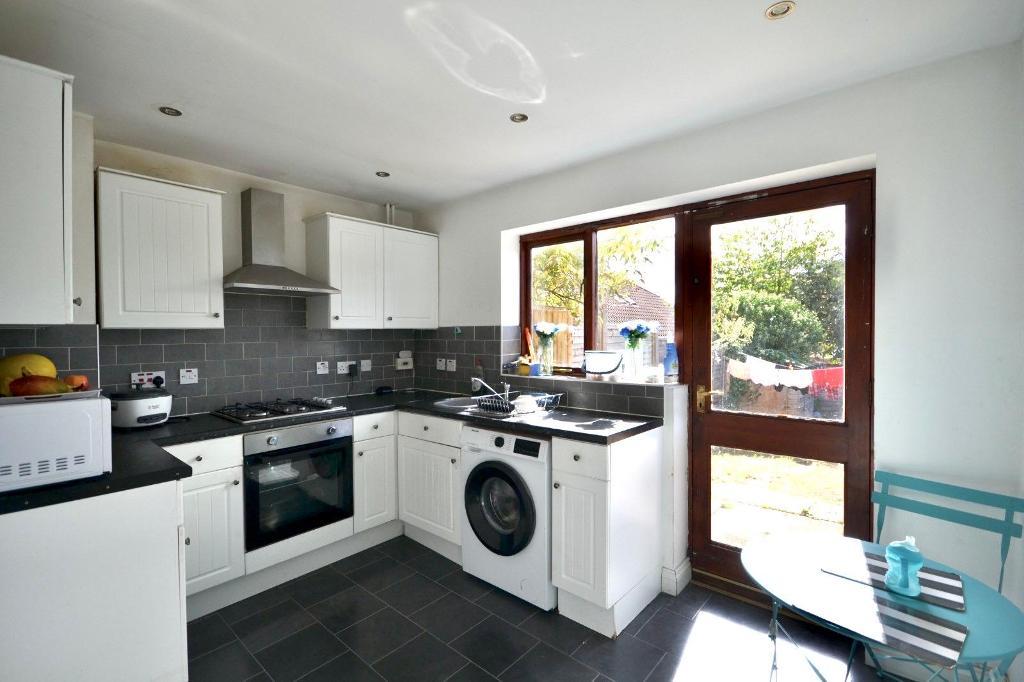 2 Bedroom Semi-Detached to Rent in Milton Keynes, MK7 7LH