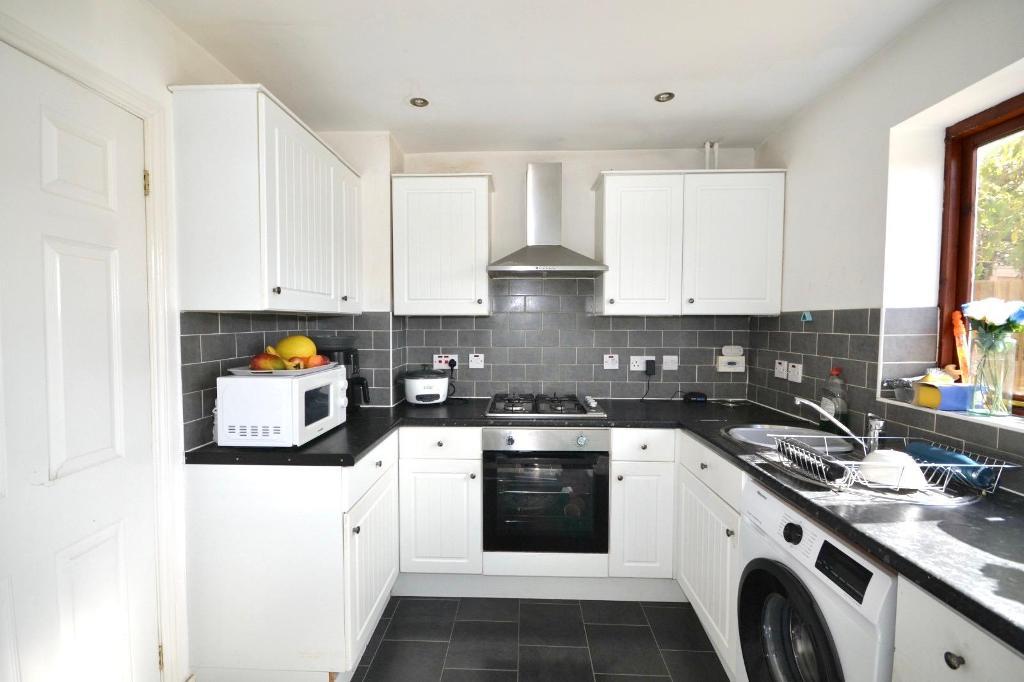 2 Bedroom Semi-Detached to Rent in Milton Keynes, MK7 7LH