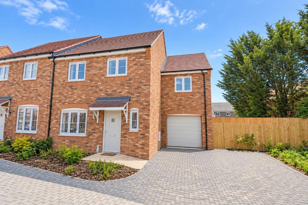 Chancel Close, Eagle Farm, Milton Keynes, Buckinghamshire, MK17 8AU