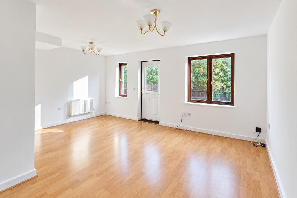 3 Bedroom Terraced for Sale in Milton Keynes, MK4 3HB
