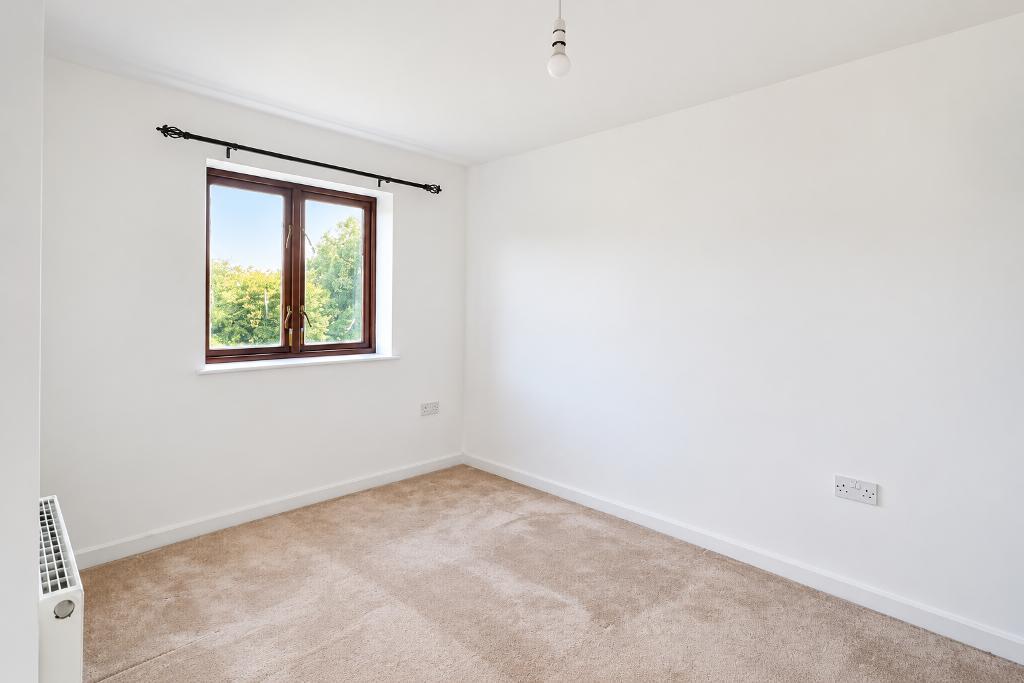 3 Bedroom Terraced for Sale in Milton Keynes, MK4 3HB