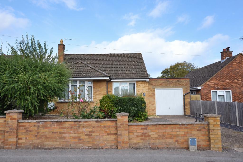 2 Bedroom Detached Bungalow for Sale in Milton Keynes, MK3 6BY