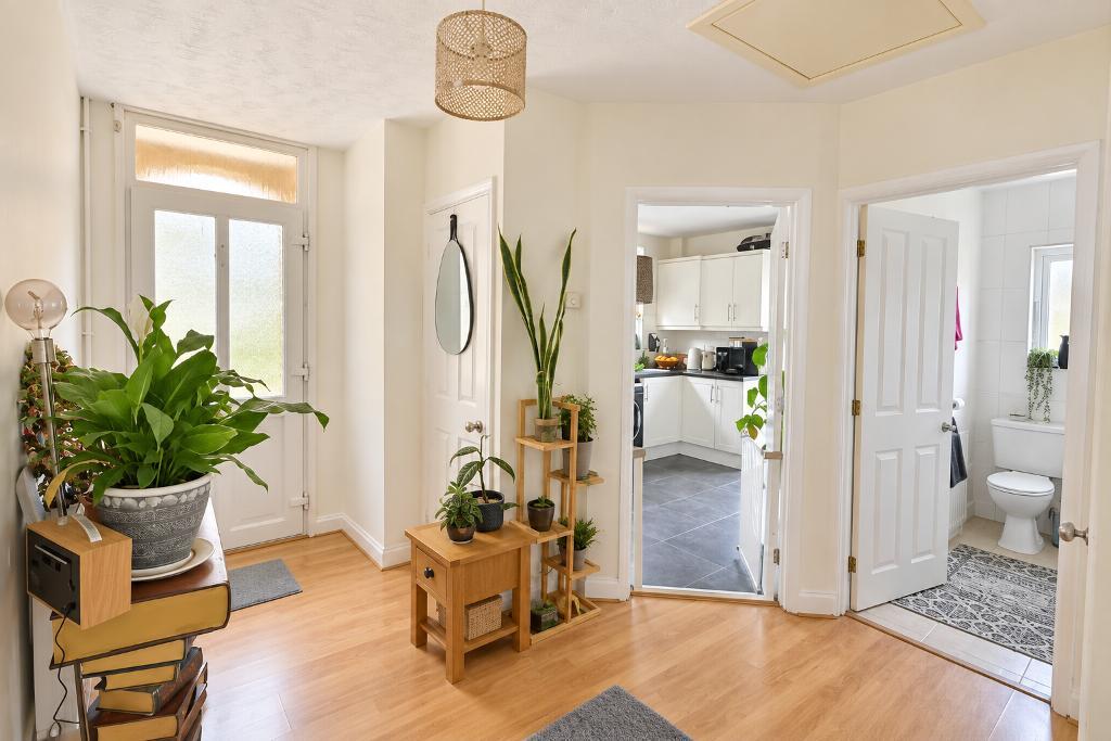 2 Bedroom Detached Bungalow for Sale in Milton Keynes, MK3 6BY