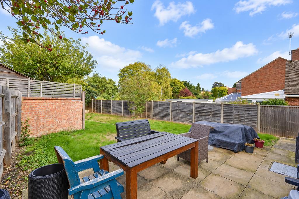 2 Bedroom Detached Bungalow for Sale in Milton Keynes, MK3 6BY