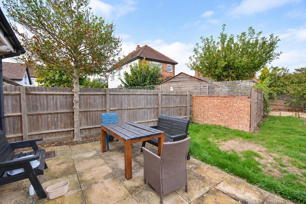 2 Bedroom Detached Bungalow for Sale in Milton Keynes, MK3 6BY