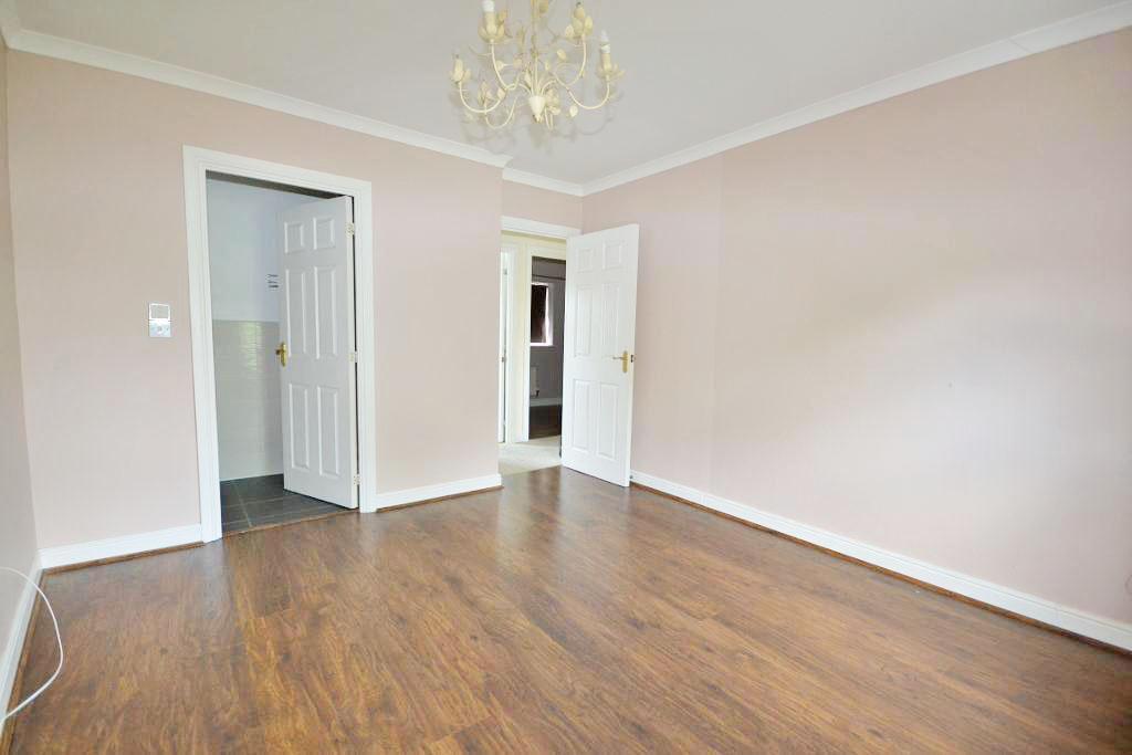 5 Bedroom Terraced for Sale in Milton Keynes, MK4 4EE