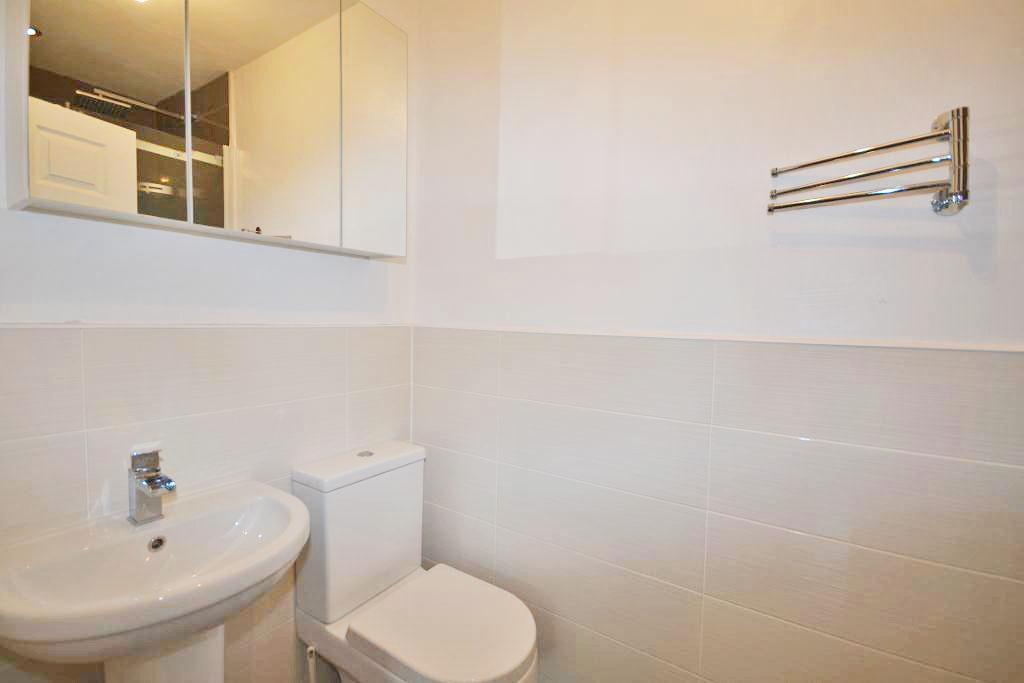 5 Bedroom Terraced for Sale in Milton Keynes, MK4 4EE
