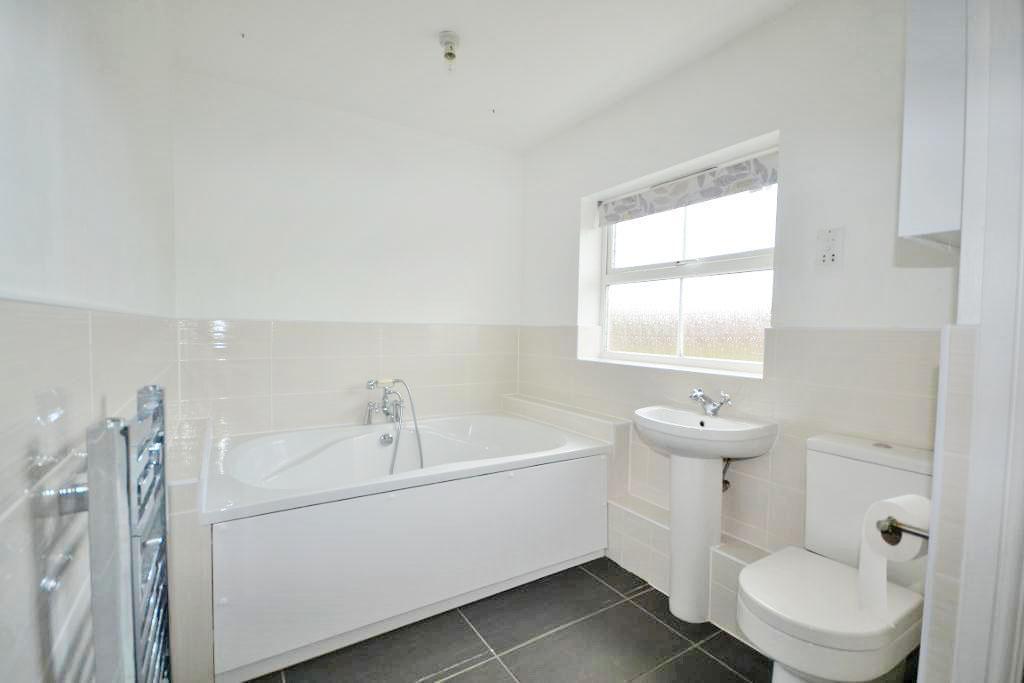 5 Bedroom Terraced for Sale in Milton Keynes, MK4 4EE