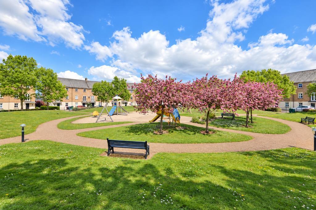 5 Bedroom Terraced for Sale in Milton Keynes, MK4 4EE