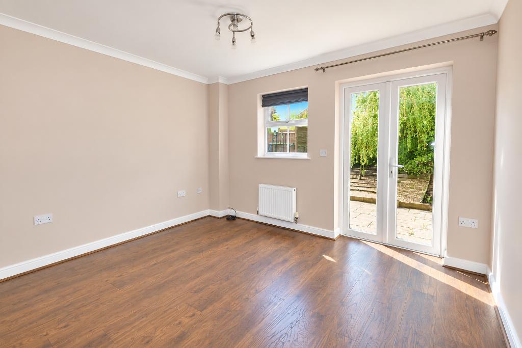 5 Bedroom Terraced for Sale in Milton Keynes, MK4 4EE