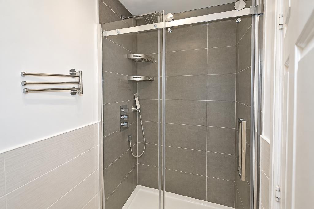 5 Bedroom Terraced for Sale in Milton Keynes, MK4 4EE
