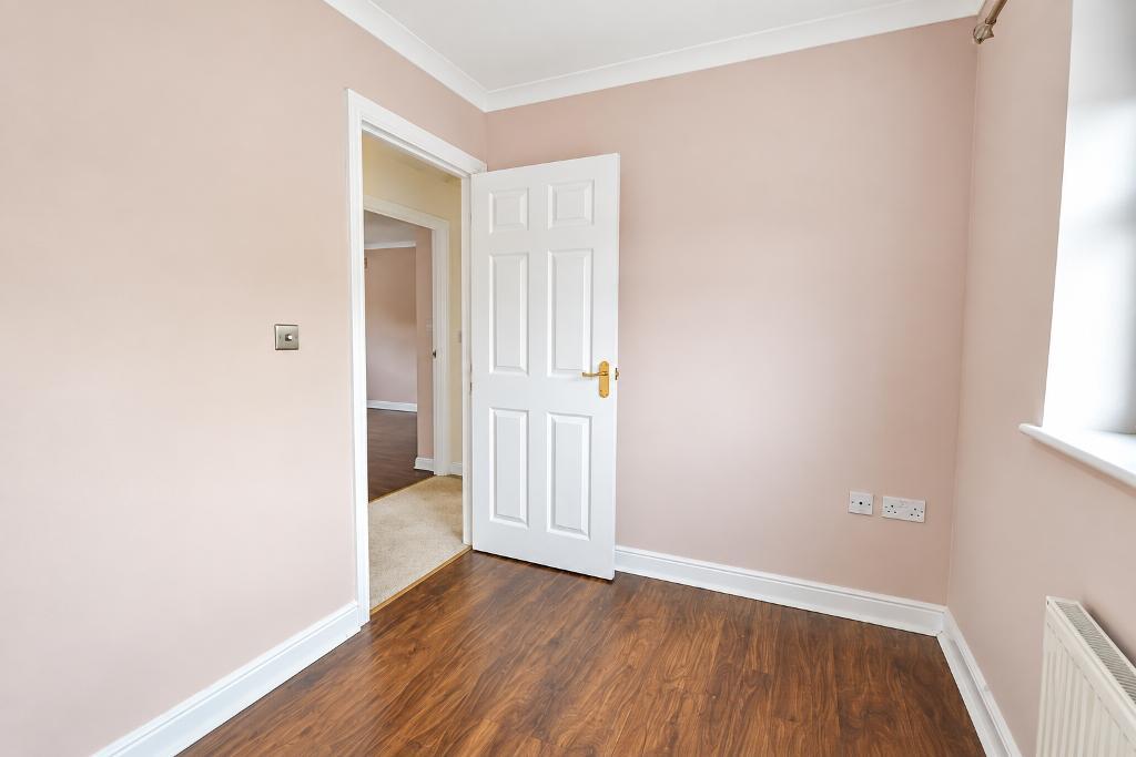 5 Bedroom Terraced for Sale in Milton Keynes, MK4 4EE