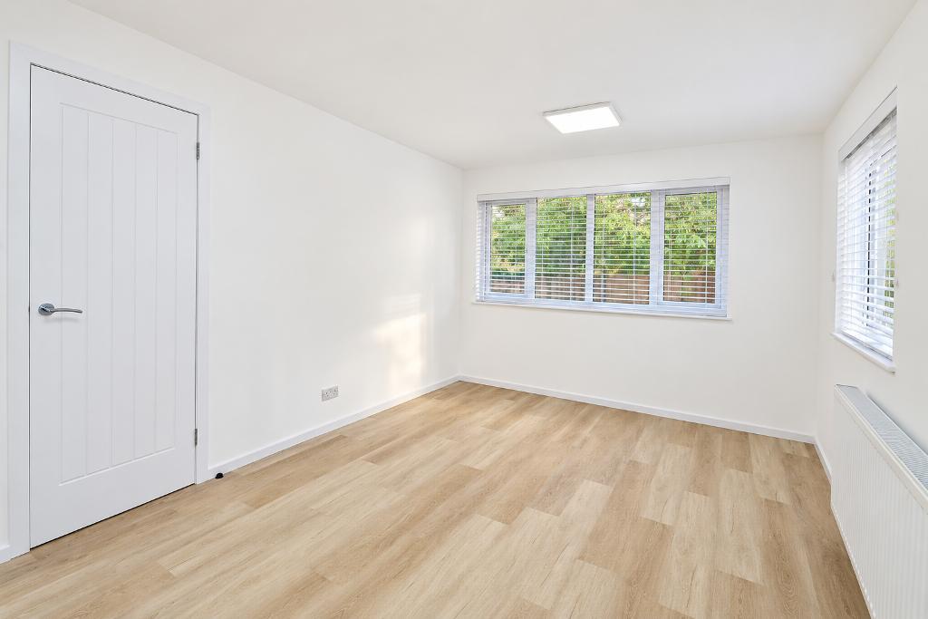 3 Bedroom Terraced for Sale in Milton Keynes, MK13 8BX