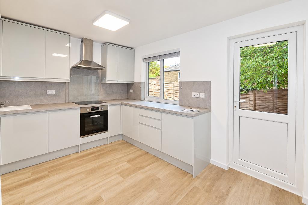 3 Bedroom Terraced for Sale in Milton Keynes, MK13 8BX