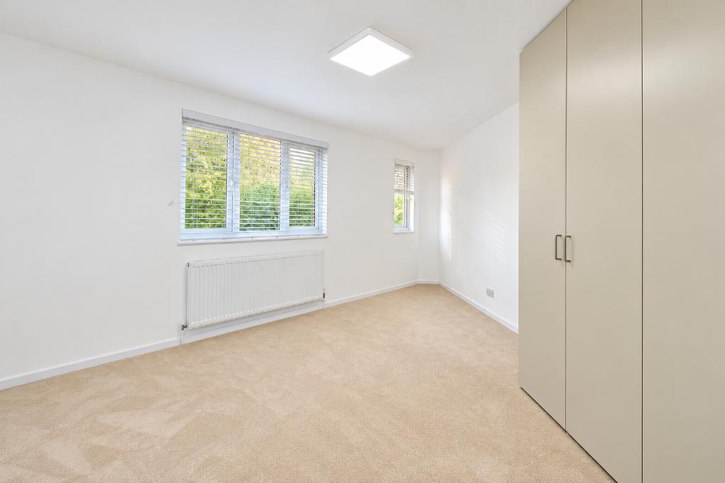 3 Bedroom Terraced for Sale in Milton Keynes, MK13 8BX