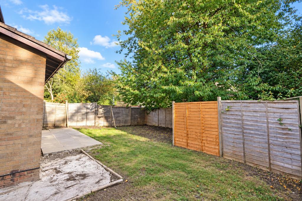 3 Bedroom Terraced for Sale in Milton Keynes, MK13 8BX