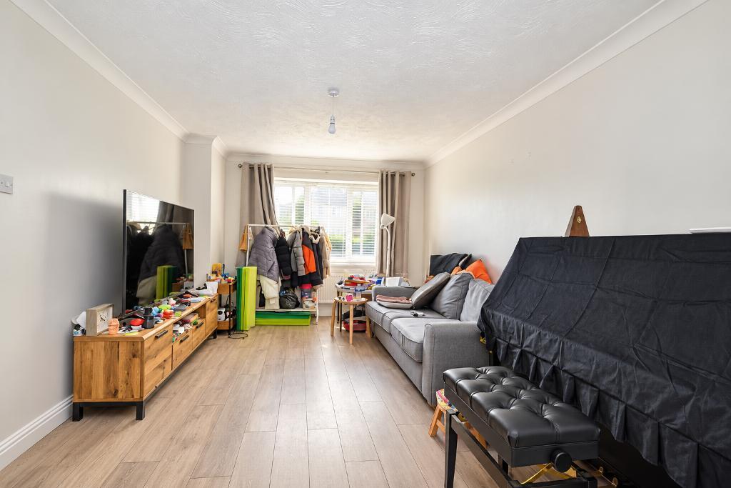 4 Bedroom Detached for Sale in Milton Keynes, MK10 9DG