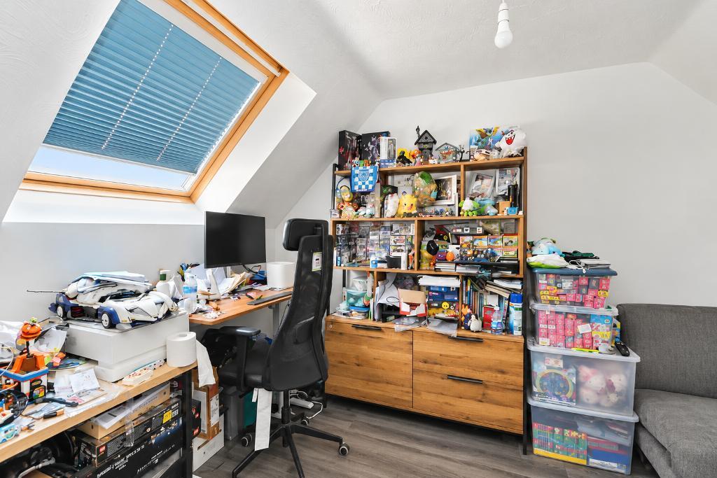 4 Bedroom Detached for Sale in Milton Keynes, MK10 9DG