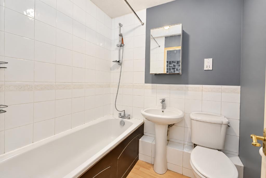 2 Bedroom Terraced for Sale in Milton Keynes, MK4 3BA