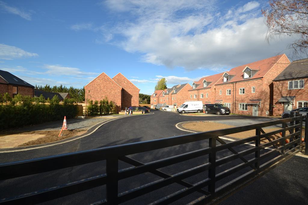 3 Bedroom Semi-Detached to Rent in Olney, MK46 5QL