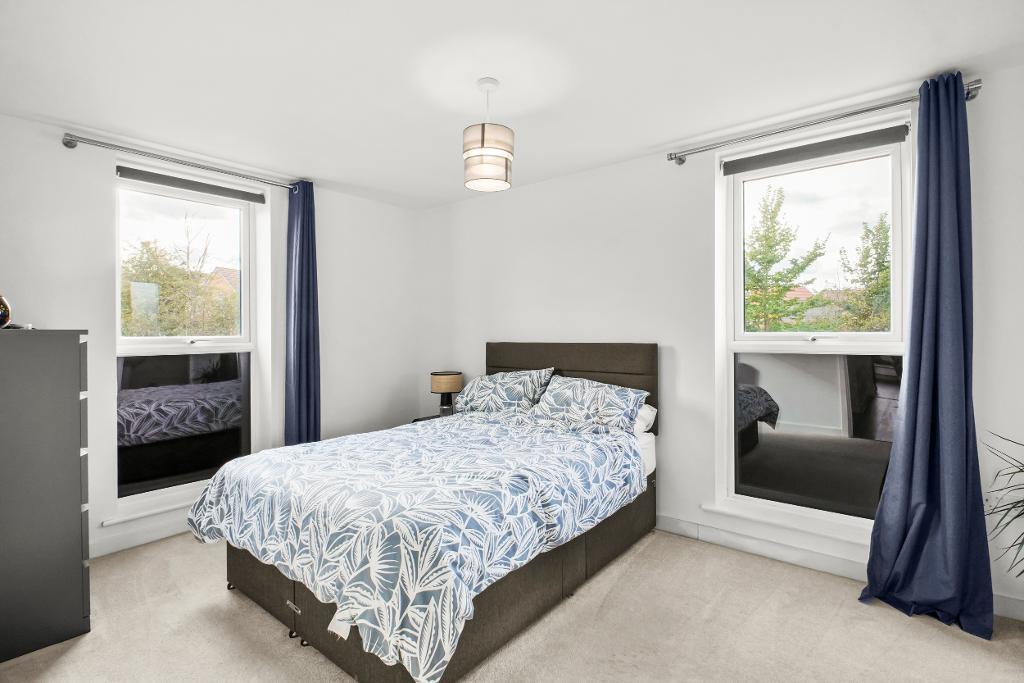 2 Bedroom Flat for Sale in Milton Keynes, MK17 7AJ