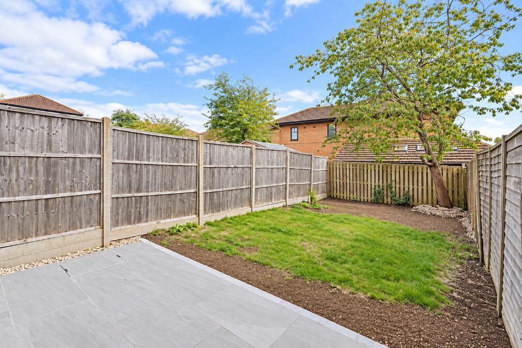 2 Bedroom Terraced for Sale in Milton Keynes, MK5 7FT