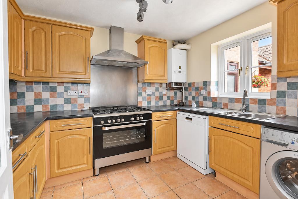 3 Bedroom Terraced for Sale in Milton Keynes, MK5 8ER